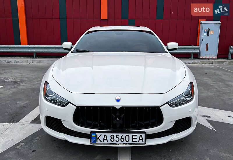 Седан Maserati Ghibli 2015 в Львові