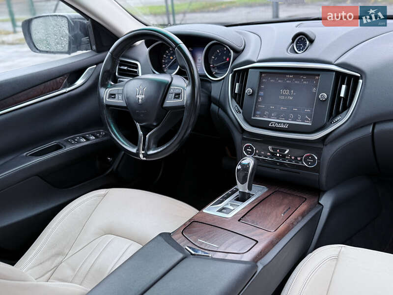 Седан Maserati Ghibli 2014 в Киеве