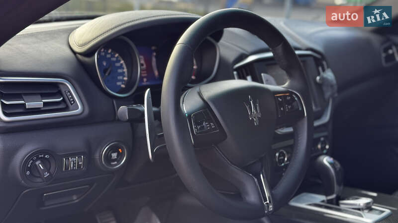 Седан Maserati Ghibli 2015 в Киеве фото 10 Седан Maserati Ghibli 2015 в Киеве