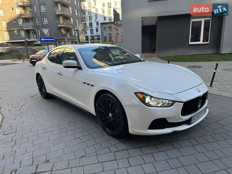 Седан Maserati Ghibli 2014 в Львові