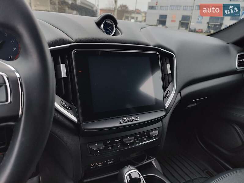 Седан Maserati Ghibli 2017 в Киеве фото 28 Седан Maserati Ghibli 2017 в Киеве