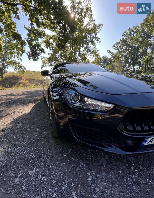 Седан Maserati Ghibli 2018 в Києві фото 10 Седан Maserati Ghibli 2018 в Києві