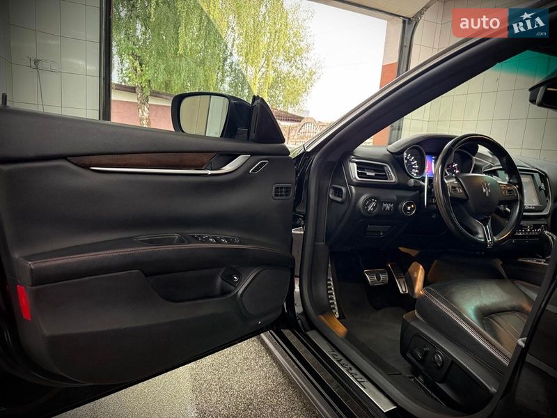 Седан Maserati Ghibli 2014 в Івано-Франківську