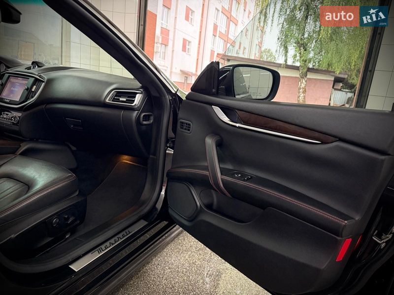 Седан Maserati Ghibli 2014 в Івано-Франківську