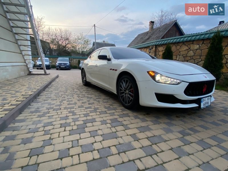 Седан Maserati Ghibli 2016 в Могилів-Подільському