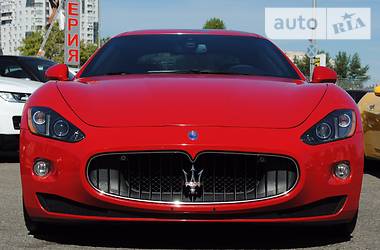 Купе Maserati GranTurismo 2011 в Киеве