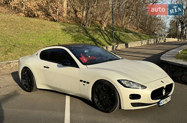 Купе Maserati GranTurismo 2008 в Києві