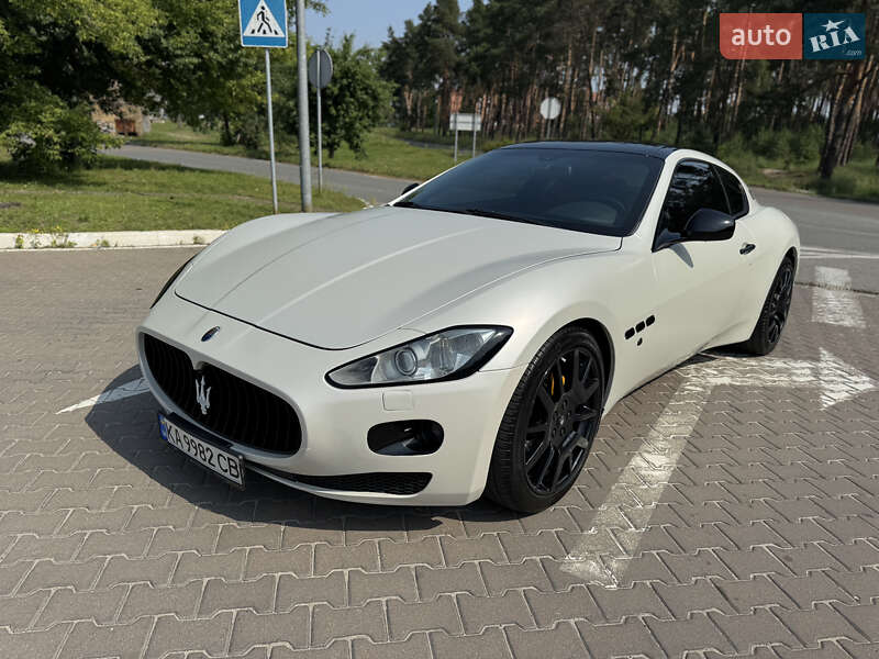Купе Maserati GranTurismo 2008 в Киеве