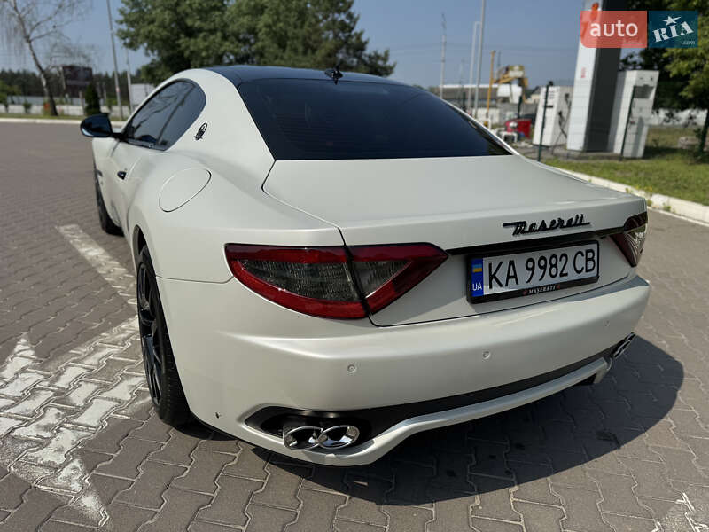 Купе Maserati GranTurismo 2008 в Киеве