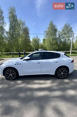Позашляховик / Кросовер Maserati Grecale 2023 в 