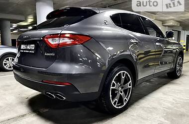 Позашляховик / Кросовер Maserati Levante 2016 в Києві