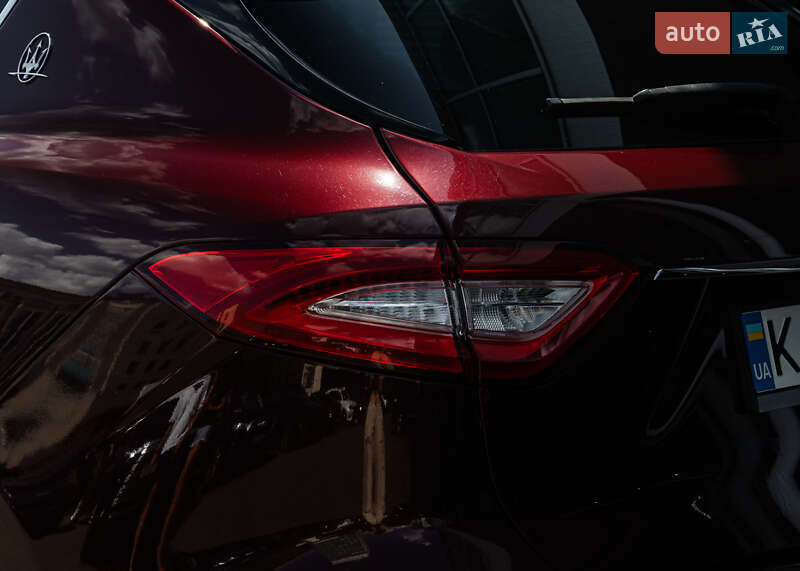 Позашляховик / Кросовер Maserati Levante 2016 в Києві