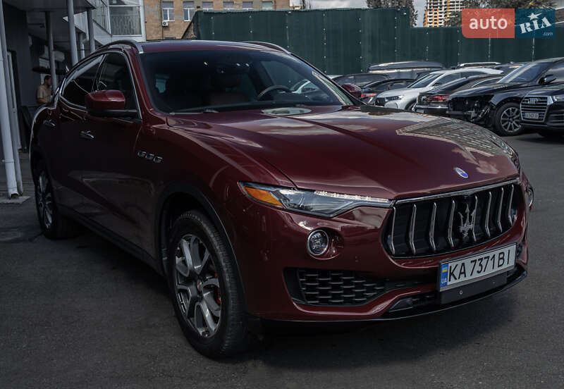 Позашляховик / Кросовер Maserati Levante 2016 в Києві