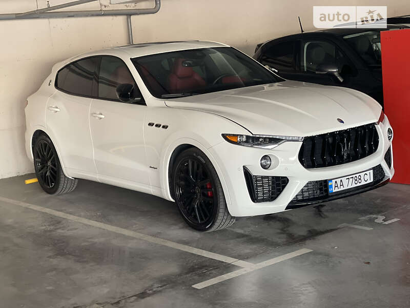 Позашляховик / Кросовер Maserati Levante 2021 в Києві