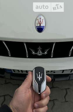 Внедорожник / Кроссовер Maserati Levante 2016 в Львове
