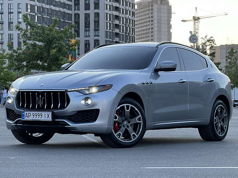 Внедорожник / Кроссовер Maserati Levante 2016 в Киеве