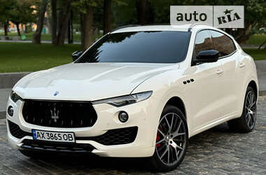 Позашляховик / Кросовер Maserati Levante 2016 в Харкові