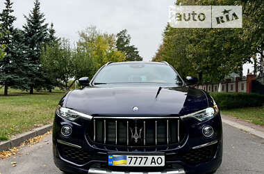 Позашляховик / Кросовер Maserati Levante 2020 в Києві