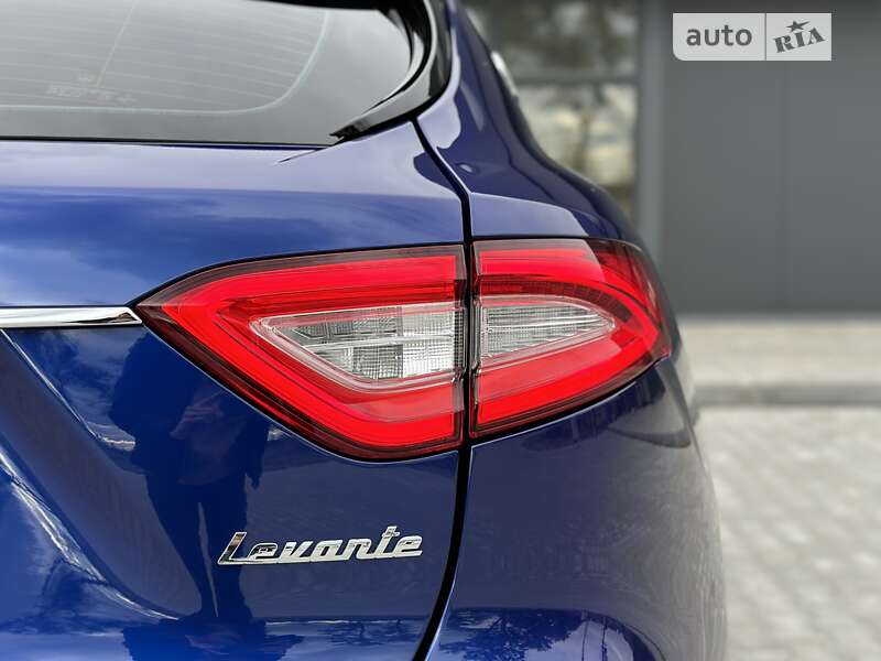 Внедорожник / Кроссовер Maserati Levante 2016 в Днепре