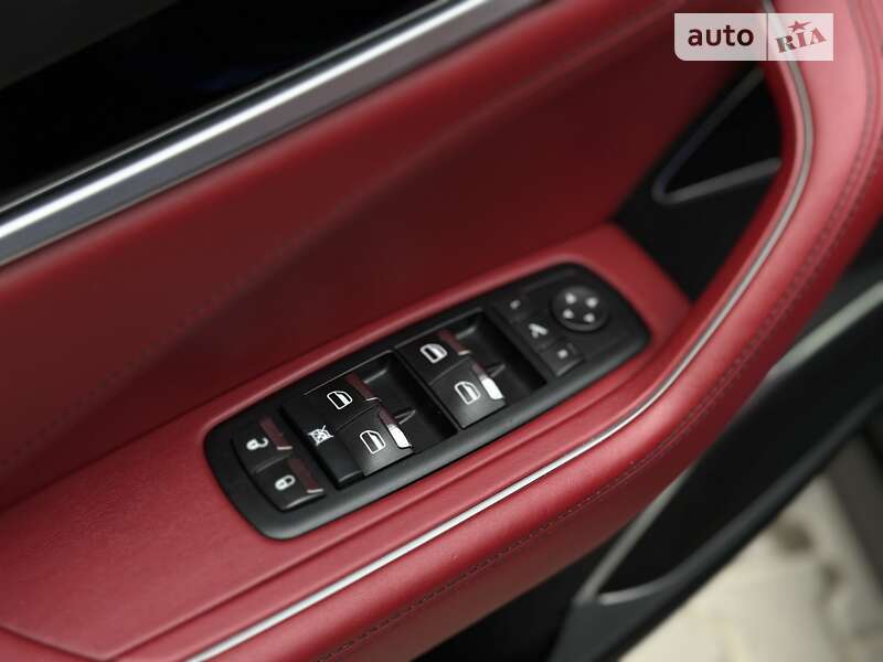 Внедорожник / Кроссовер Maserati Levante 2016 в Днепре