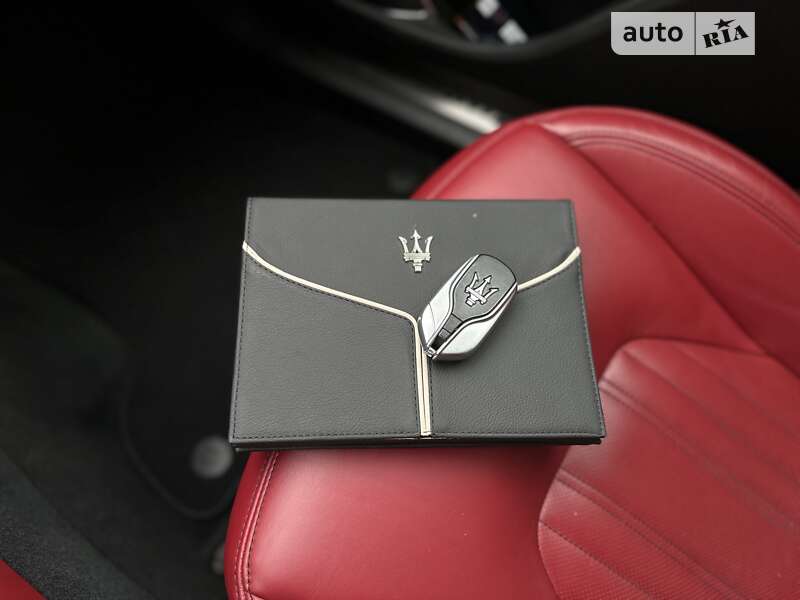 Внедорожник / Кроссовер Maserati Levante 2016 в Днепре