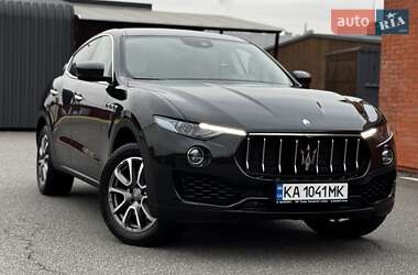 Внедорожник / Кроссовер Maserati Levante 2016 в Киеве