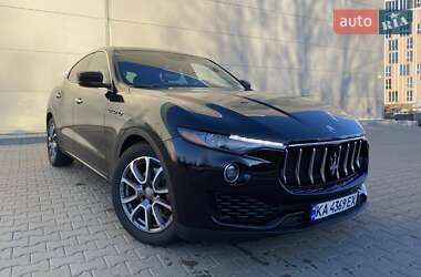 Внедорожник / Кроссовер Maserati Levante 2017 в Киеве