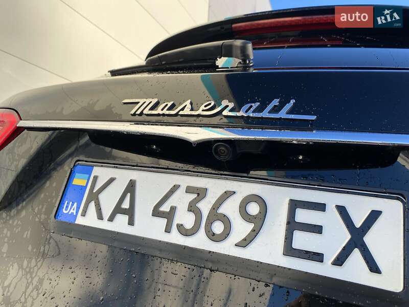 Внедорожник / Кроссовер Maserati Levante 2017 в Киеве