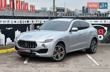 Внедорожник / Кроссовер Maserati Levante 2016 в Киеве