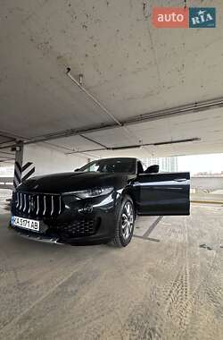 Внедорожник / Кроссовер Maserati Levante 2018 в Киеве