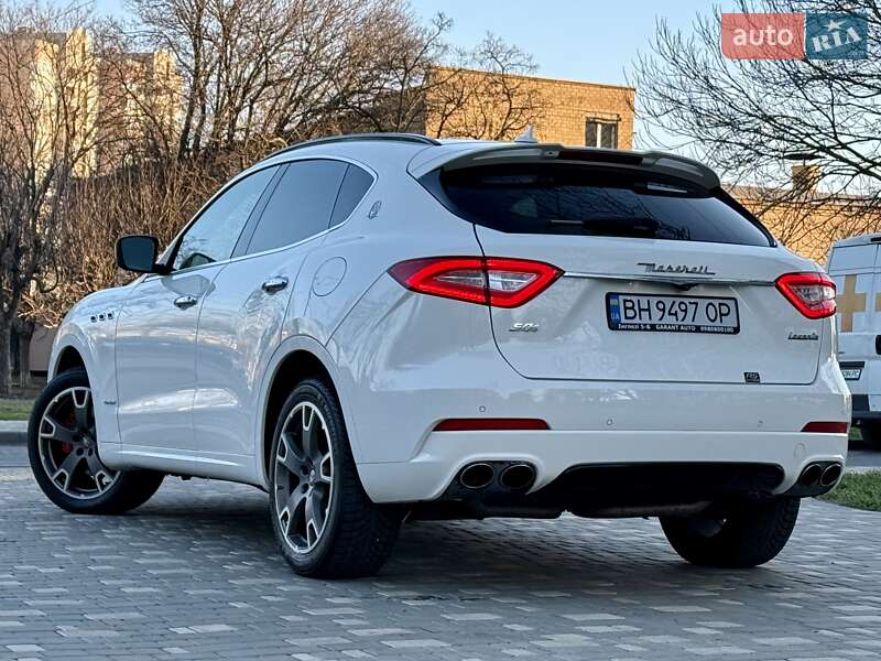 Внедорожник / Кроссовер Maserati Levante 2016 в Одессе