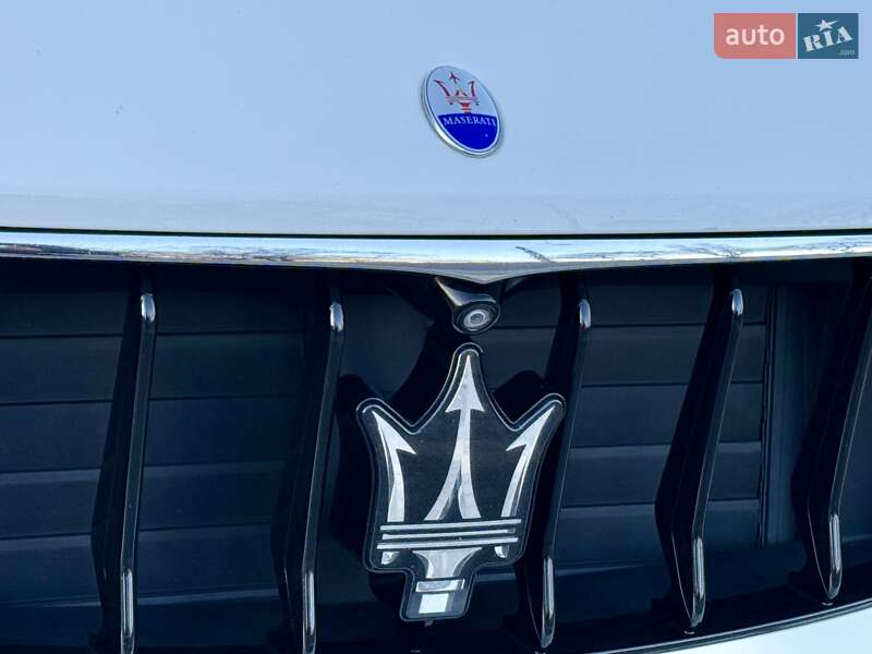 Внедорожник / Кроссовер Maserati Levante 2016 в Одессе