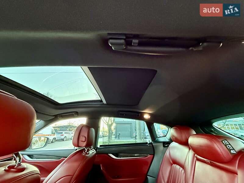 Внедорожник / Кроссовер Maserati Levante 2016 в Одессе