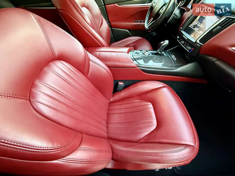 Внедорожник / Кроссовер Maserati Levante 2016 в Одессе