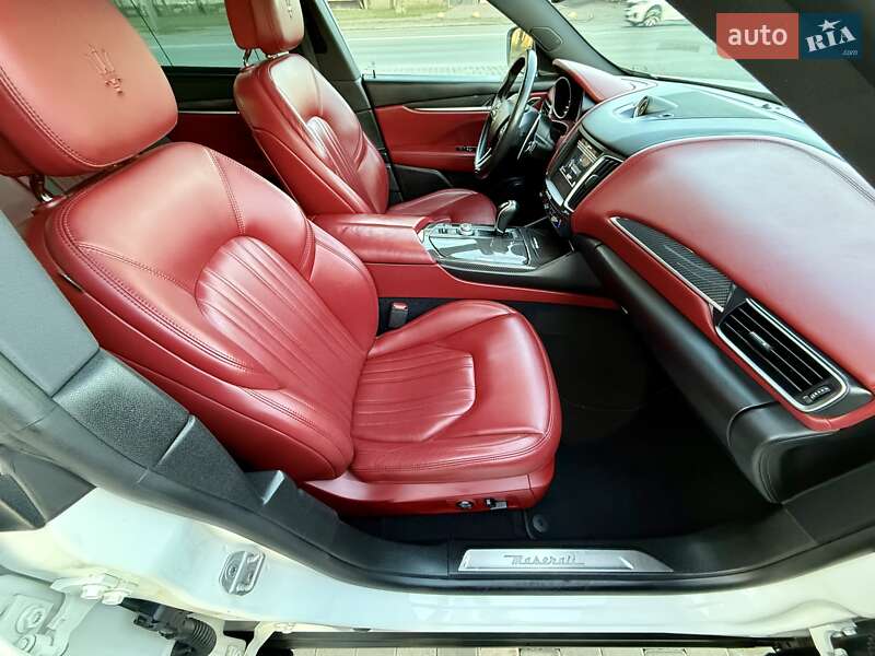 Внедорожник / Кроссовер Maserati Levante 2016 в Одессе