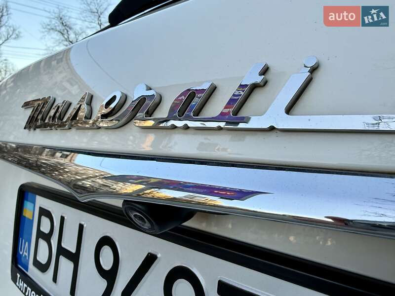 Внедорожник / Кроссовер Maserati Levante 2016 в Одессе