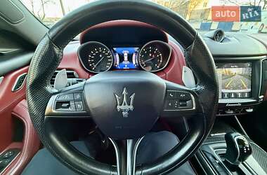 Позашляховик / Кросовер Maserati Levante 2016 в 