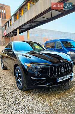 Внедорожник / Кроссовер Maserati Levante 2018 в Тернополе