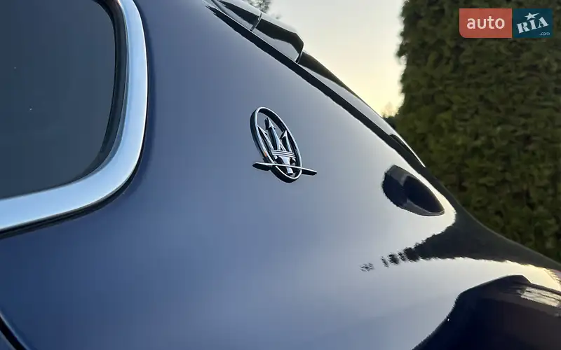 Позашляховик / Кросовер Maserati Levante 2018 в 