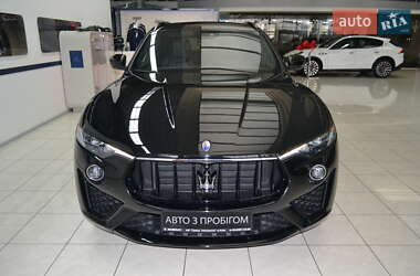 Позашляховик / Кросовер Maserati Levante 2018 в 