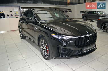 Позашляховик / Кросовер Maserati Levante 2018 в 