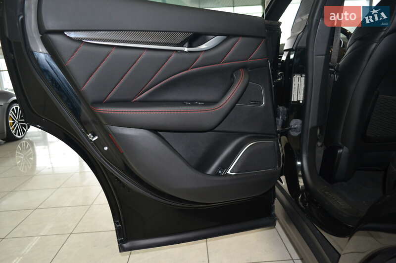 Позашляховик / Кросовер Maserati Levante 2018 в Києві фото 16 Позашляховик / Кросовер Maserati Levante 2018 в Києві