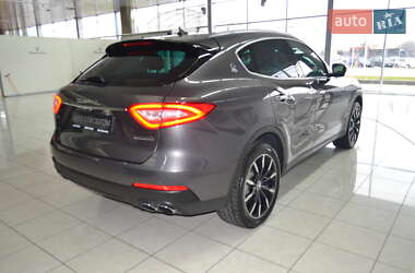 Внедорожник / Кроссовер Maserati Levante 2017 в 