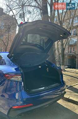 Внедорожник / Кроссовер Maserati Levante 2022 в 