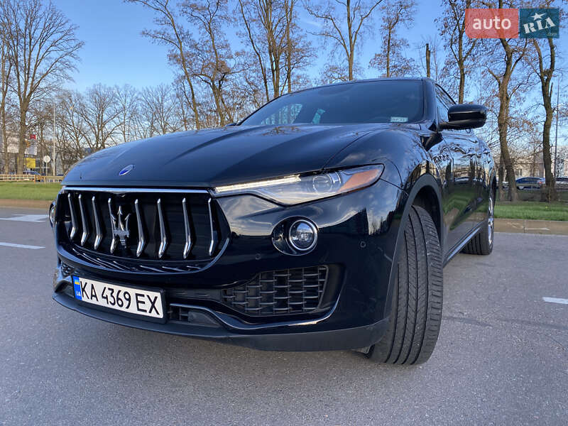 Внедорожник / Кроссовер Maserati Levante 2017 в Киеве