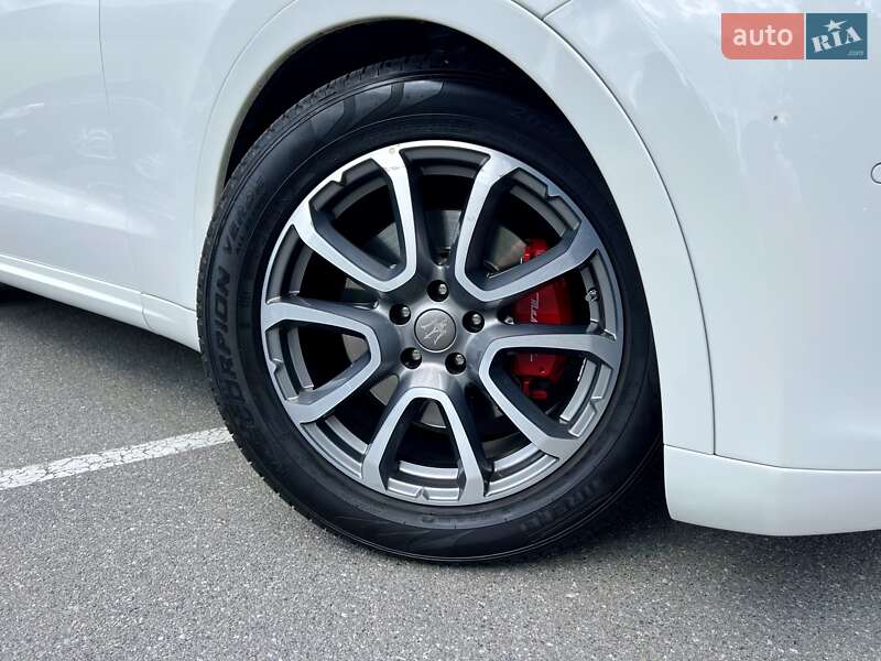 Позашляховик / Кросовер Maserati Levante 2021 в Києві фото 18 Позашляховик / Кросовер Maserati Levante 2021 в Києві