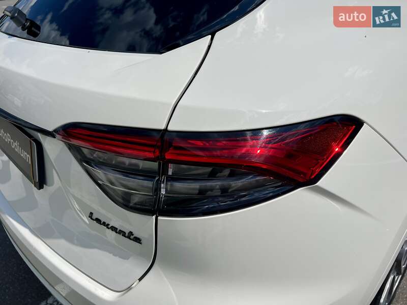 Позашляховик / Кросовер Maserati Levante 2021 в Києві фото 17 Позашляховик / Кросовер Maserati Levante 2021 в Києві