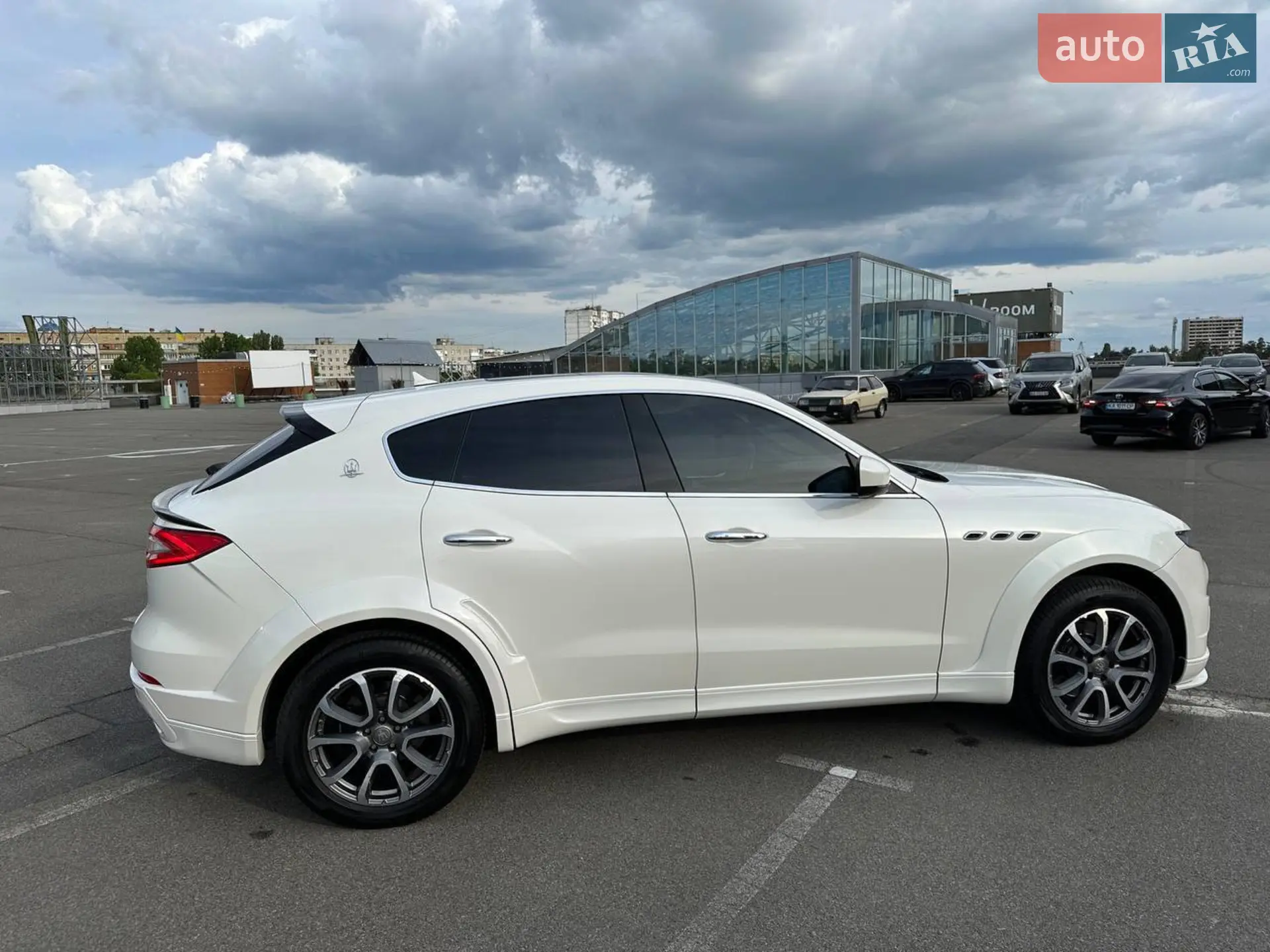 2017 Maserati Levante - мініатюра 3