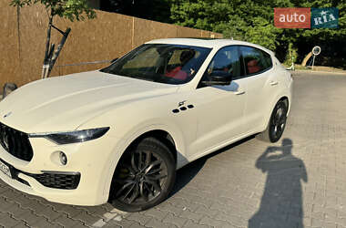 Внедорожник / Кроссовер Maserati Levante 2021 в 