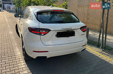 Внедорожник / Кроссовер Maserati Levante 2021 в 